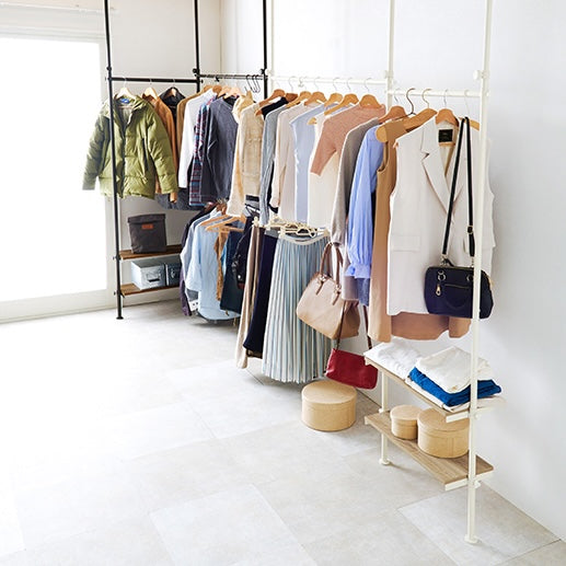 突っ張り伸縮ハンガーラック