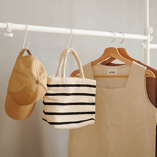 突っ張り伸縮ハンガーラック