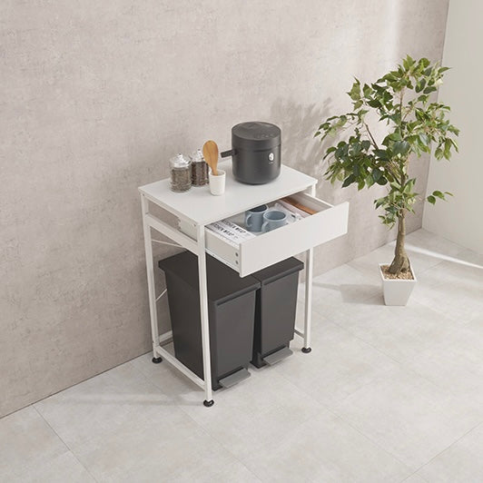 ホワイトカラーのゴミ箱上収納