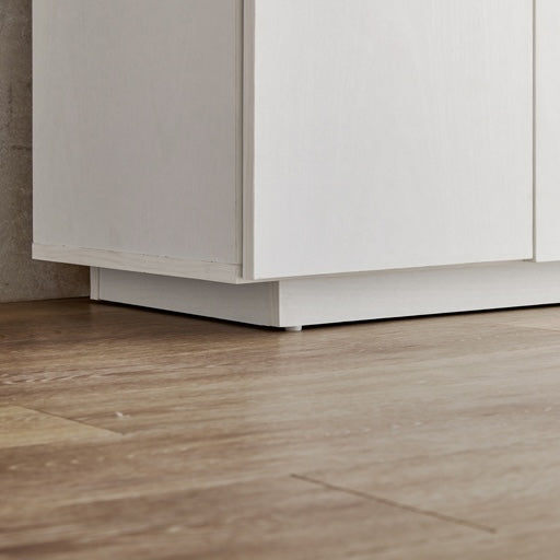 [幅79cm]可動棚付き木目調キャビネット