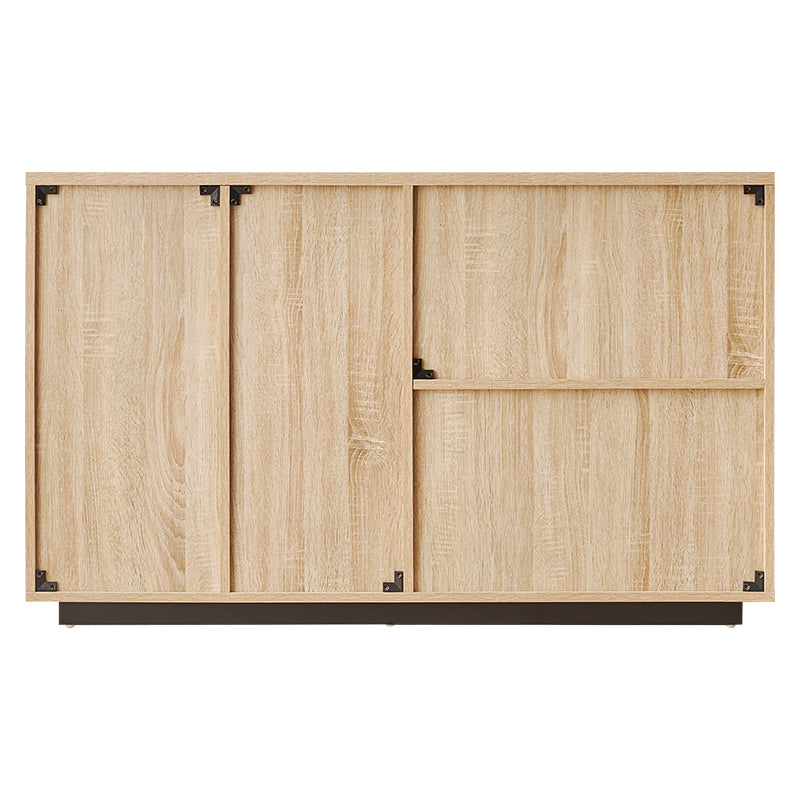 可動棚付き木目調キャビネットナチュラルを裏面から写している