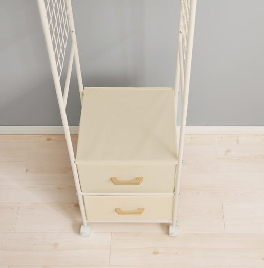 ホワイトのスリムなハンガーラック