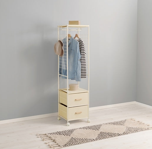 ホワイトのスリムなハンガーラック