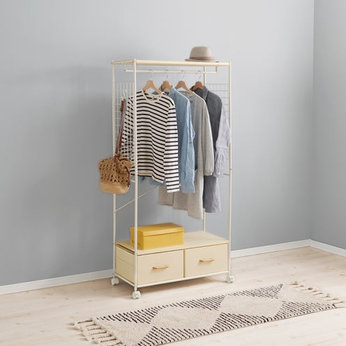 ホワイトのファブリック収納付きハンガーラック