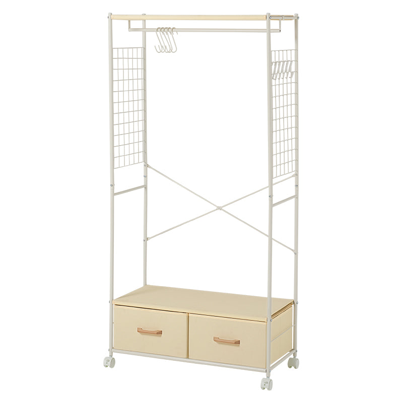 ホワイトのファブリック収納付きハンガーラック