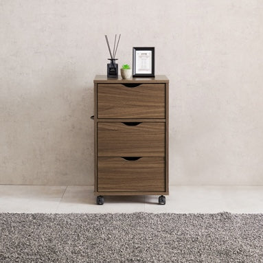 キャスター付きチェスト