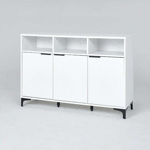 ホワイトの木目調のキャビネット