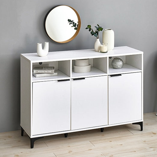 ホワイトの木目調のキャビネット