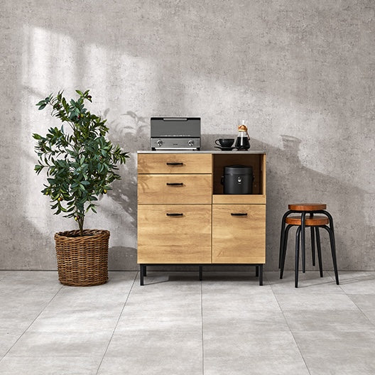 ナチュラルのステンレス天板コンセント付きキッチンカウンター