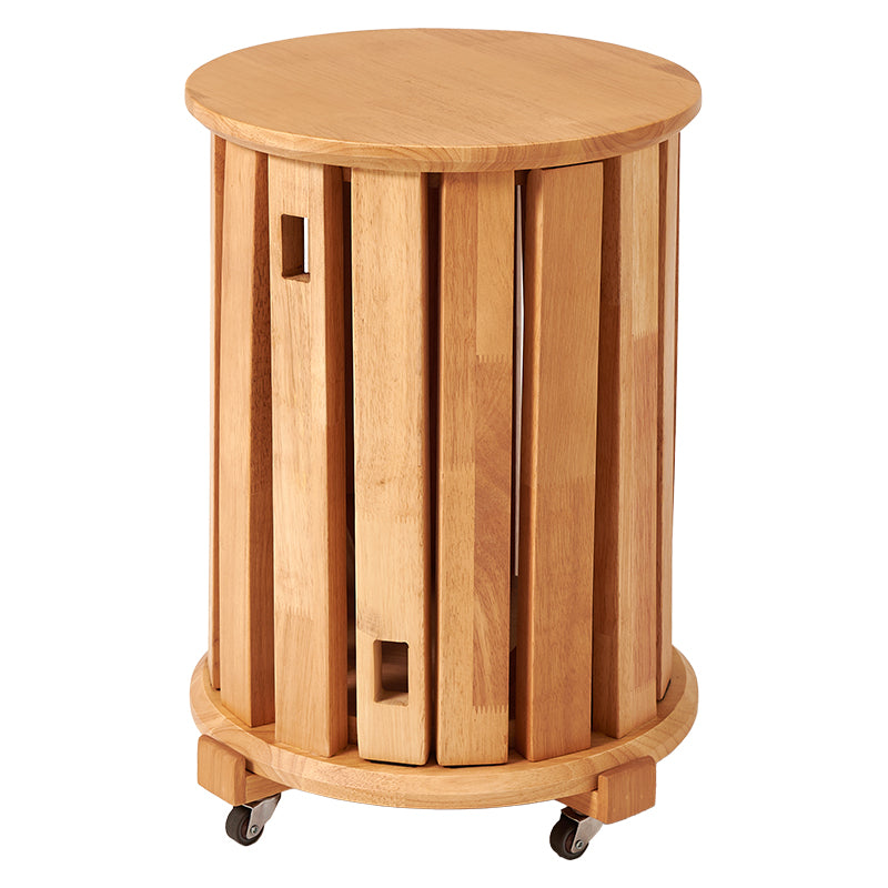 2wayスツール4脚セットのナチュラルを白抜きで写している様子