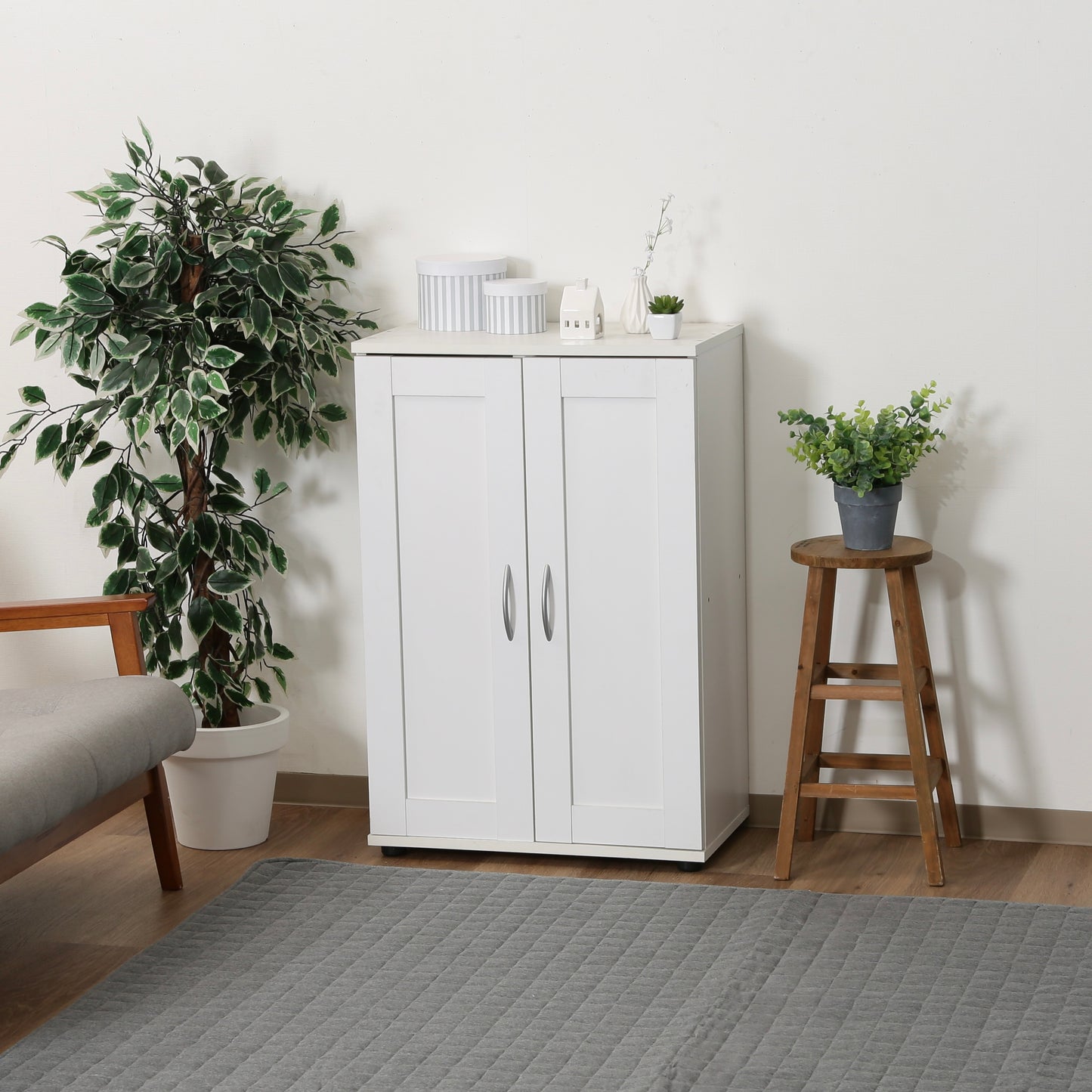 扉収納シューズラック