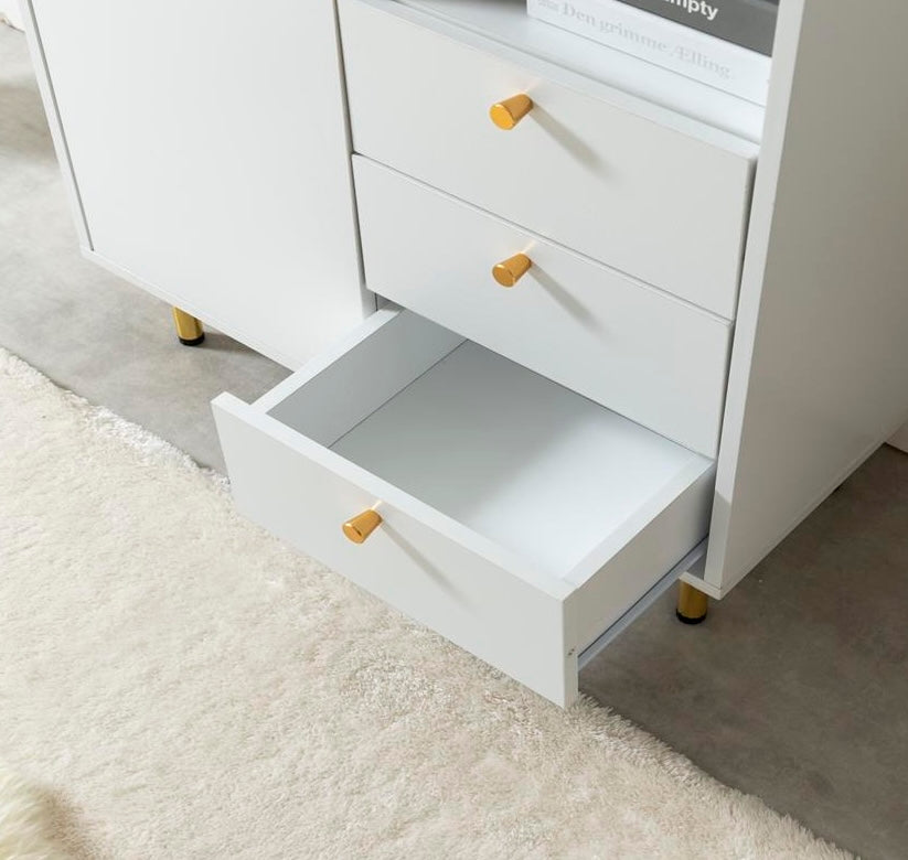 ゴールド脚付きキャビネット