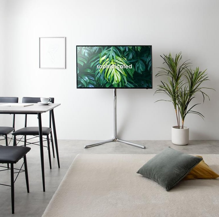 シルバーポールのテレビスタンド