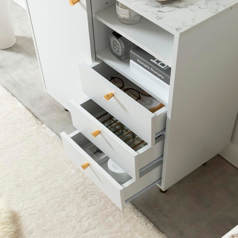 ゴールド脚付きキャビネット