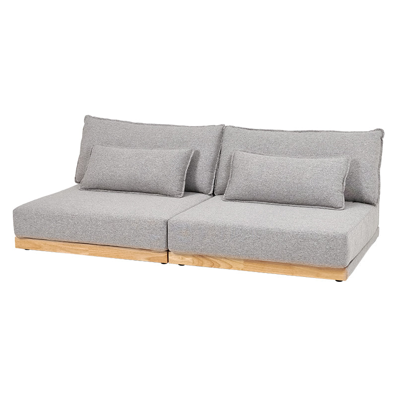 座面が広い2人掛けのソファ