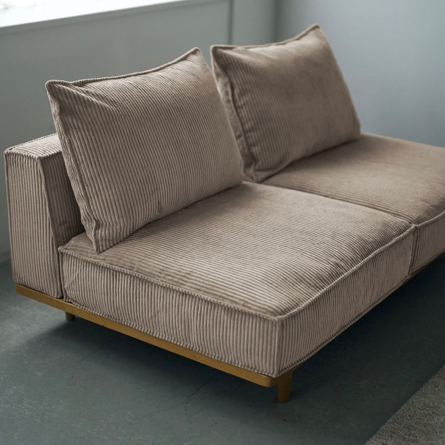 グラウンドソファ