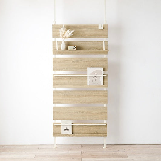 ナチュラルの突っ張りディスプレイラック