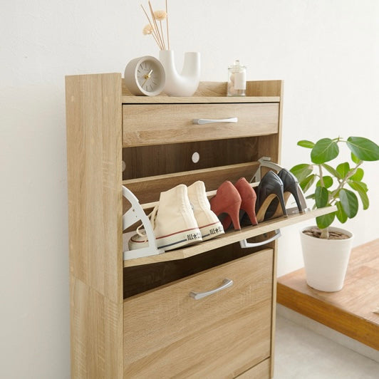 ナチュラルのフラップ扉式のシューズケース