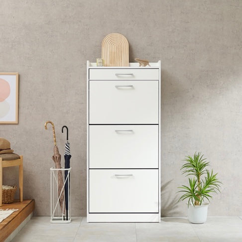 ホワイトのフラップ扉式シューズケース