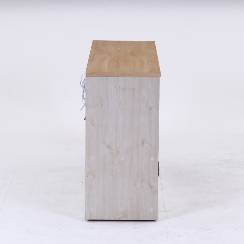 キッチンカウンターを横から写している様子