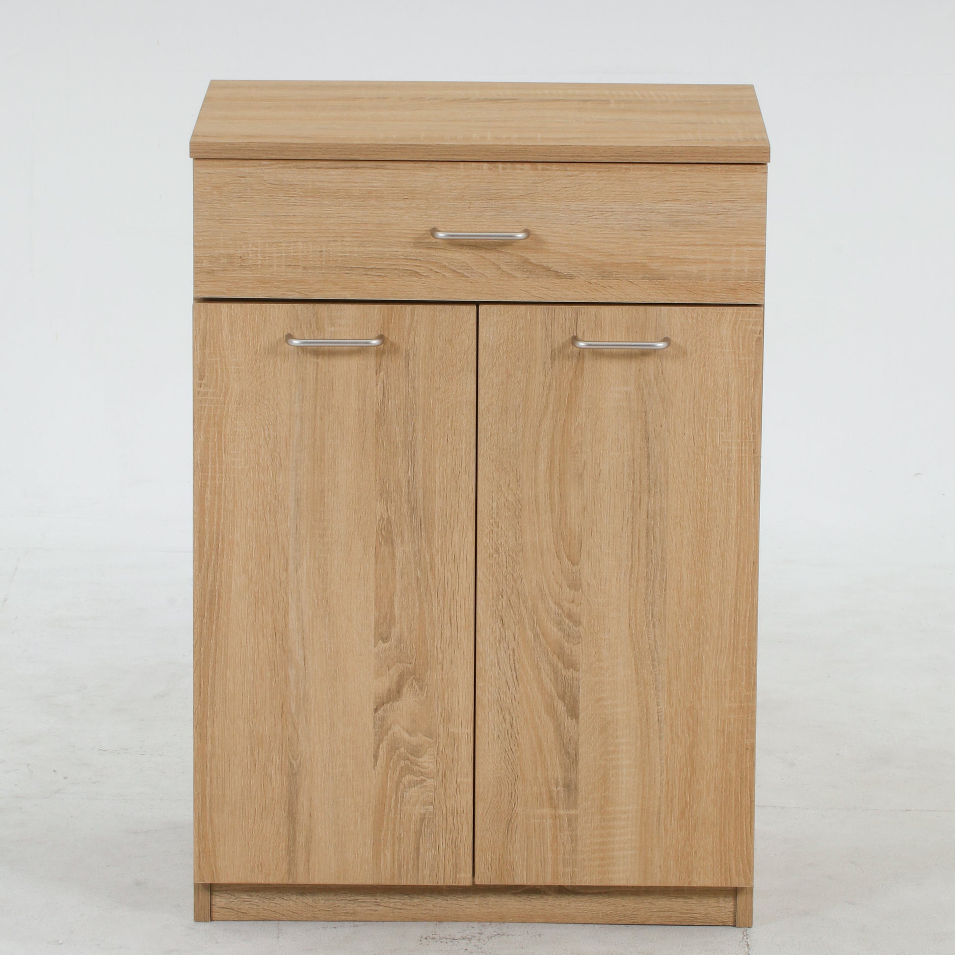 ユニット収納キャビネットナチュラルを正面からうつしている様子