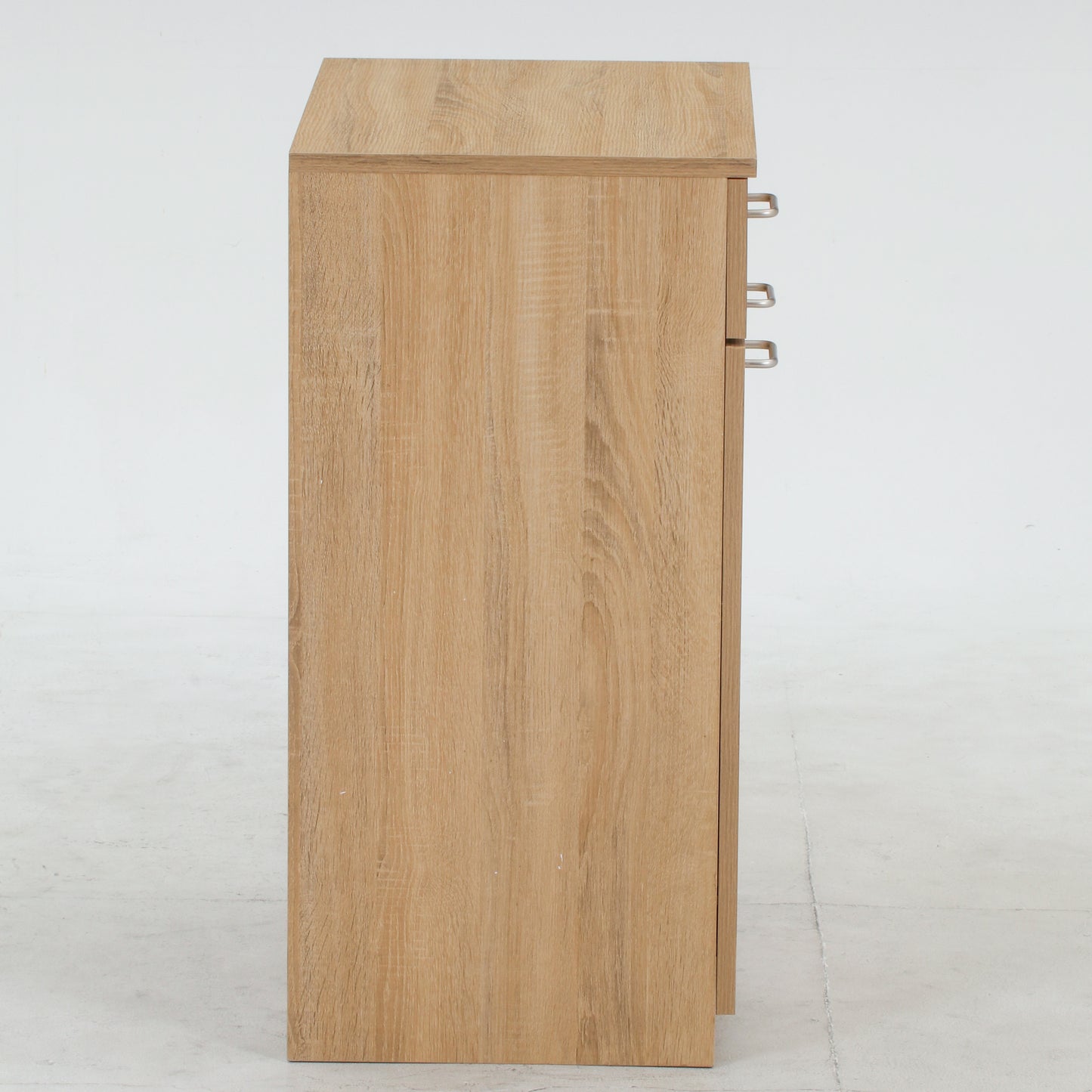 ユニット収納キャビネットナチュラルを側面からうつしている様子