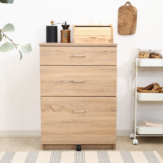 ユニット収納3段チェストナチュラルがダイニング壁際に置かれている様子