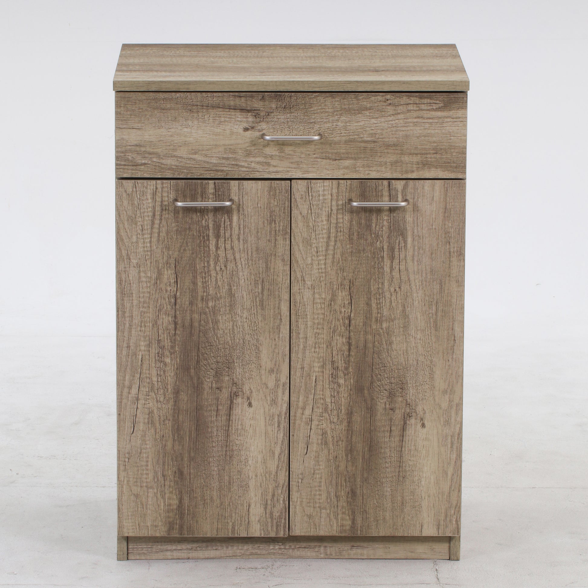 ユニット収納キャビネットグレーを正面からうつしている様子