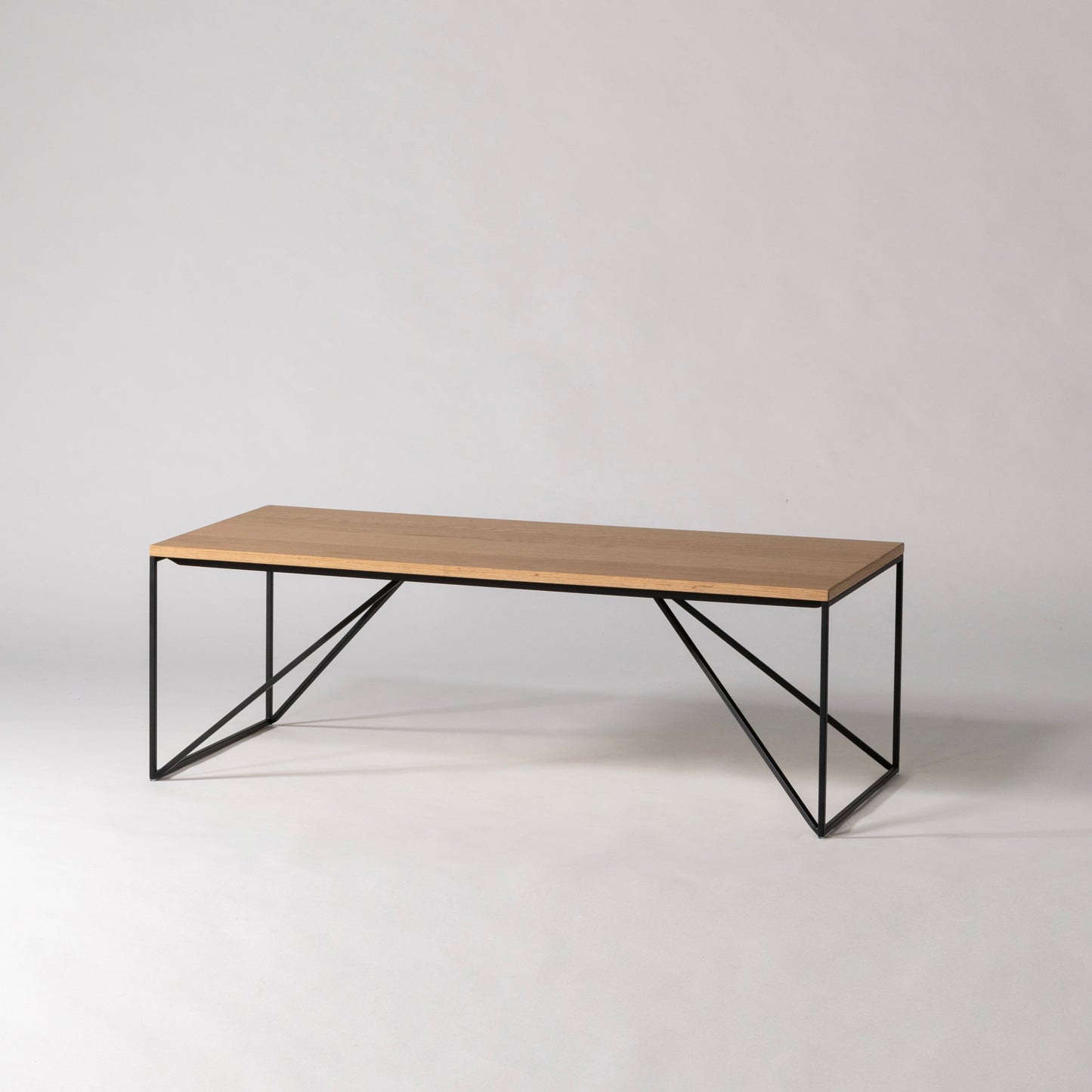 クローブリビングローテーブル