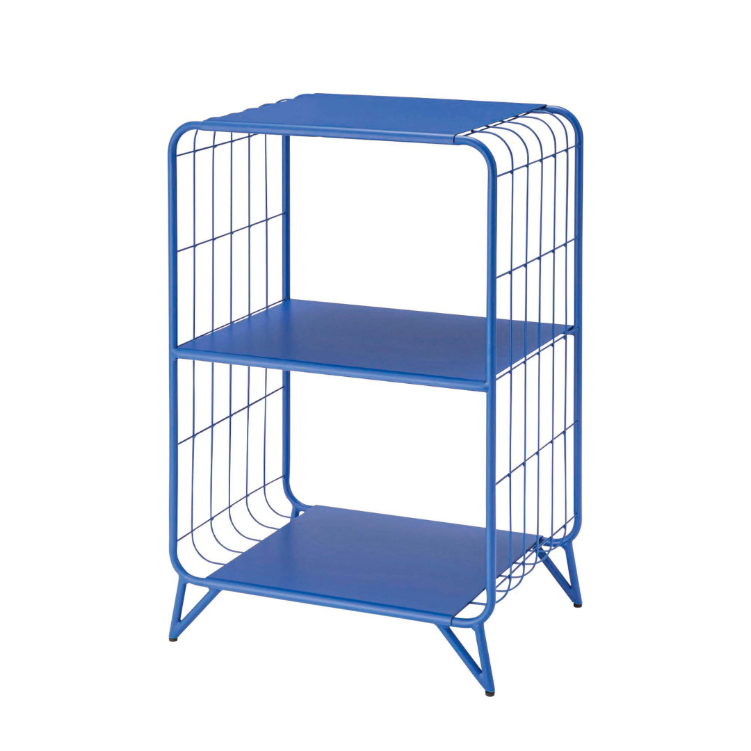 ブルーのポップな色味の2段のメッシュシェルフ