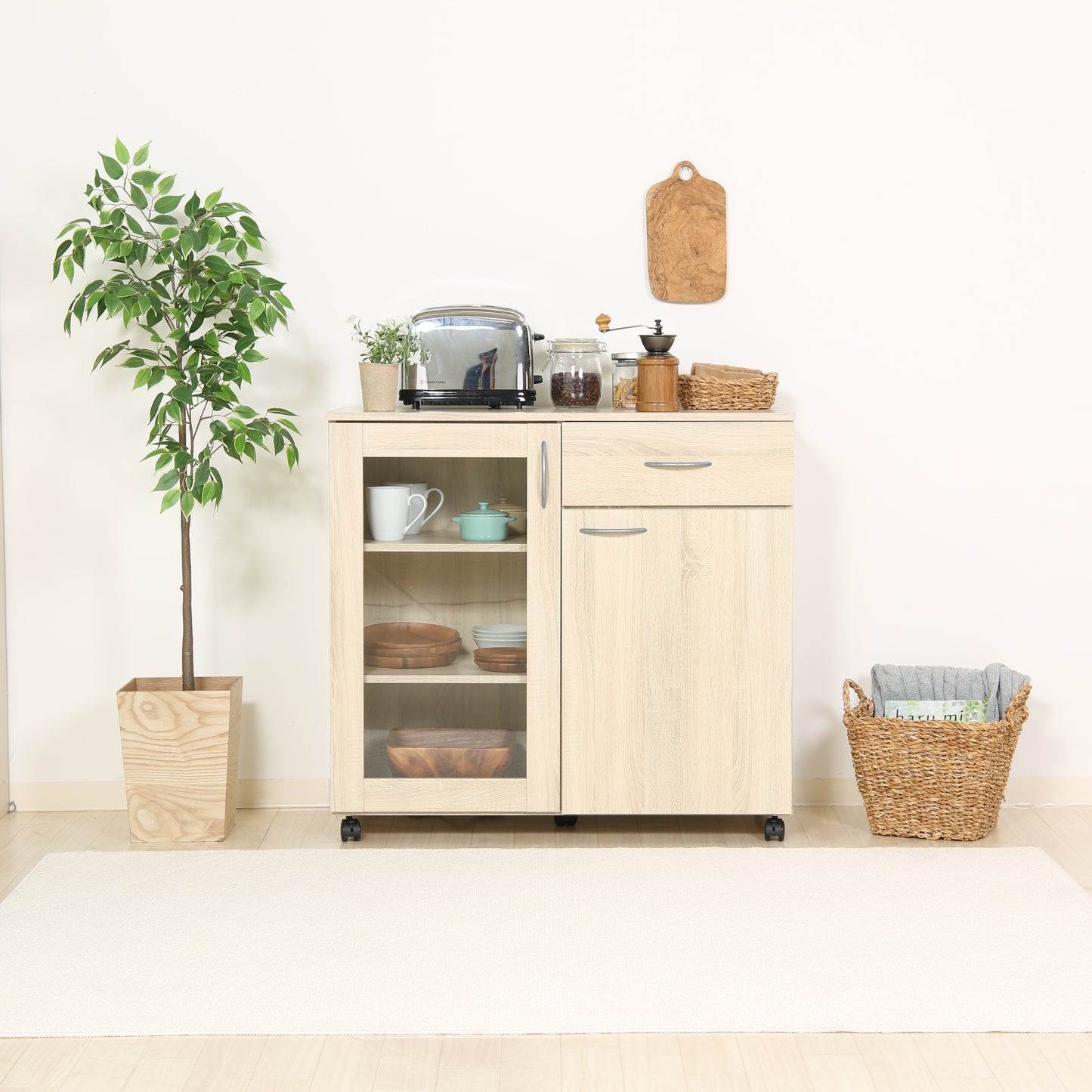 ナチュラルウッドカラーのキッチン収納