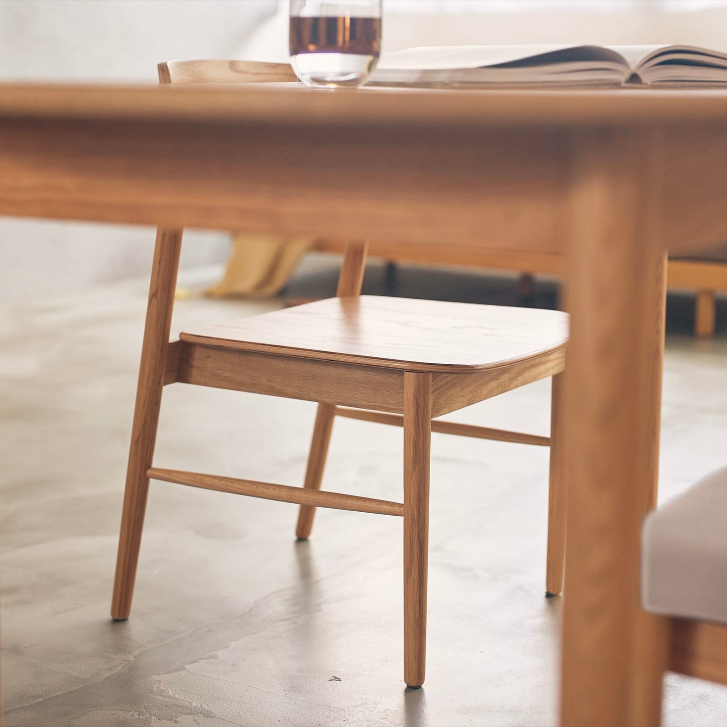 ヌークダイニングハーフアームチェア