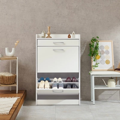 ホワイトのフラップ扉式のシューズケース