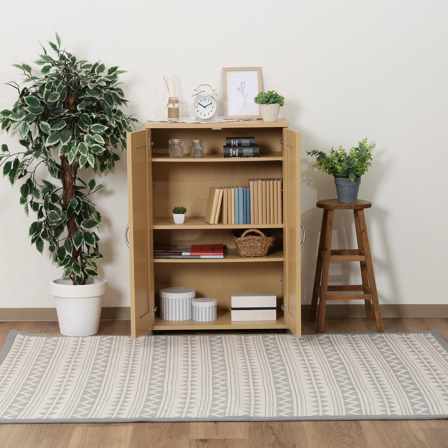 扉収納シューズラック