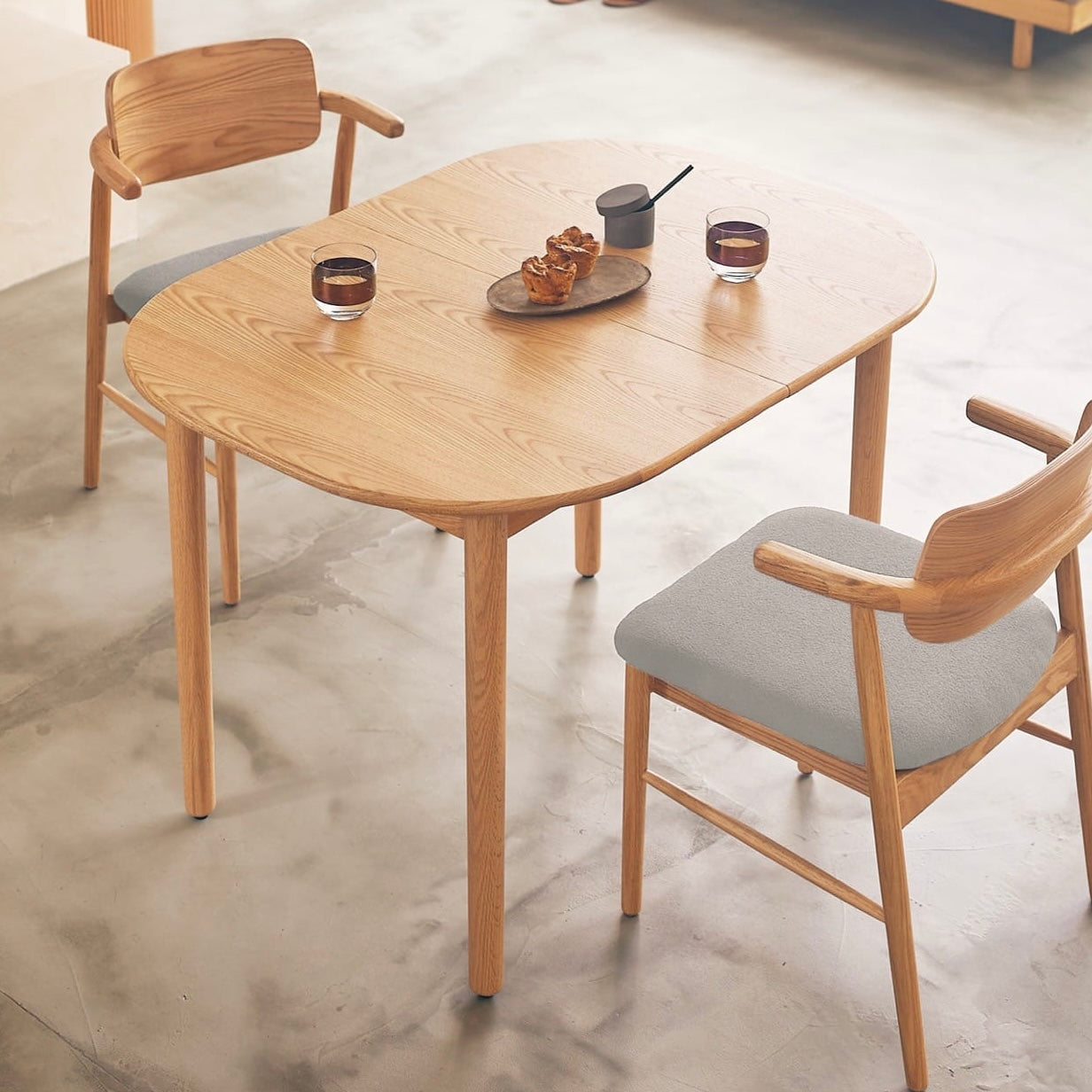 ヌークダイニングハーフアームチェア