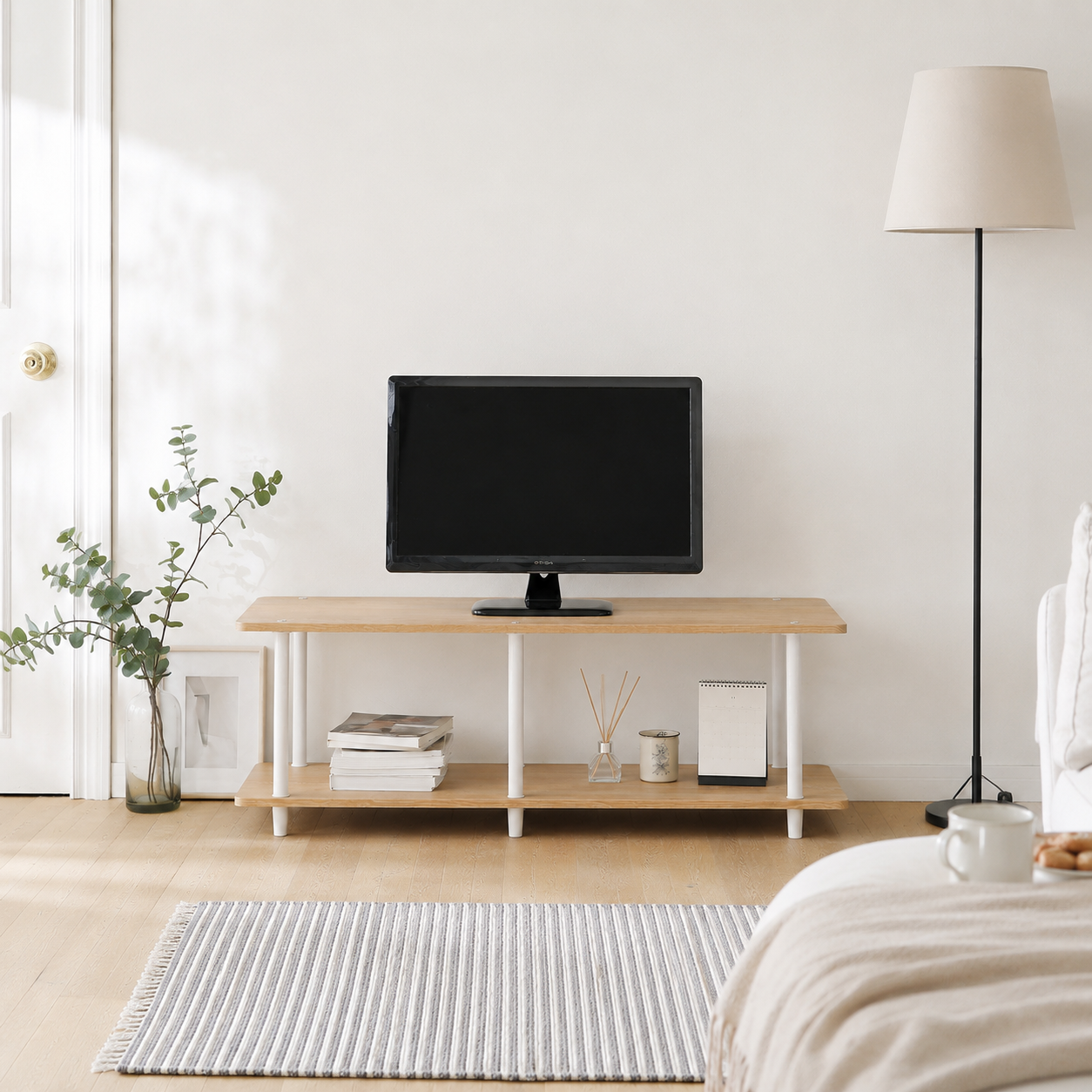 ライトウッドと白の金属製二段棚付き組立式リビングボードのroomnhomeテレビ台