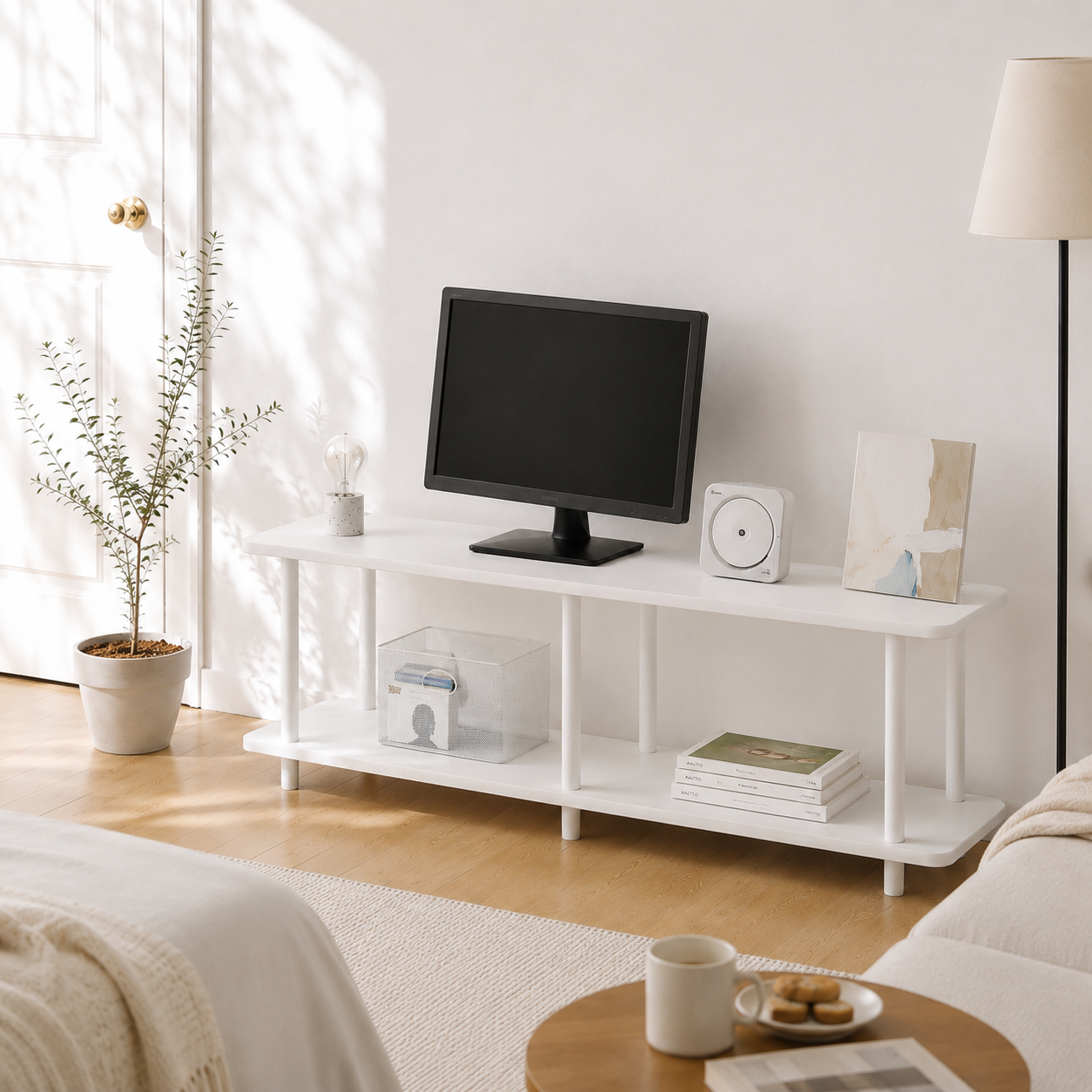 白のミニマリスト二段リビングボード細い脚とオープンシェルフ付きroomnhome組立式