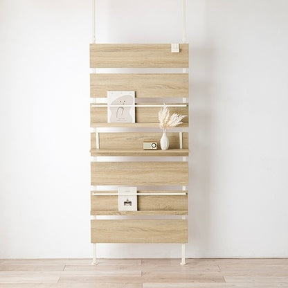 ナチュラルの突っ張りディスプレイラック