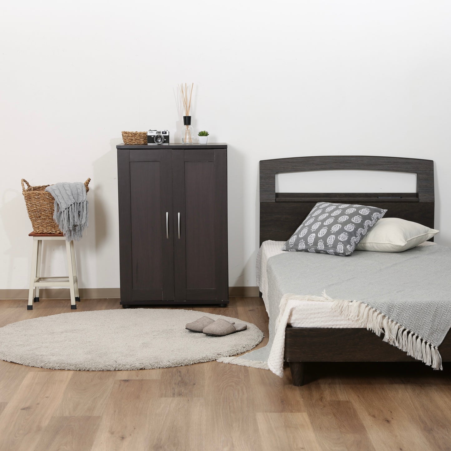 扉収納シューズラック