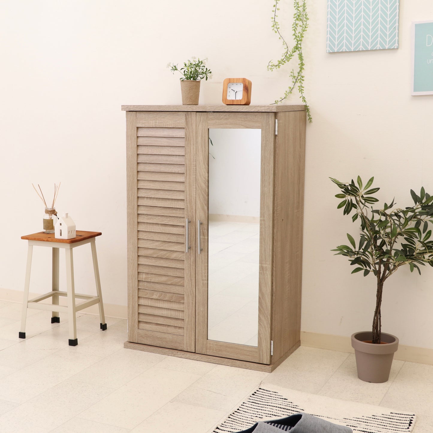 ミラー付きルーバーシューズボックス