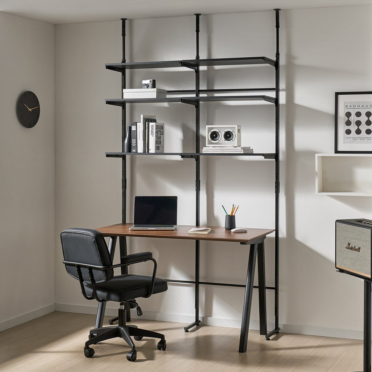 Black metal adjustable shelving unit with modern industrial design by roomnhome エルパ突っ張りカスタムシェルフ