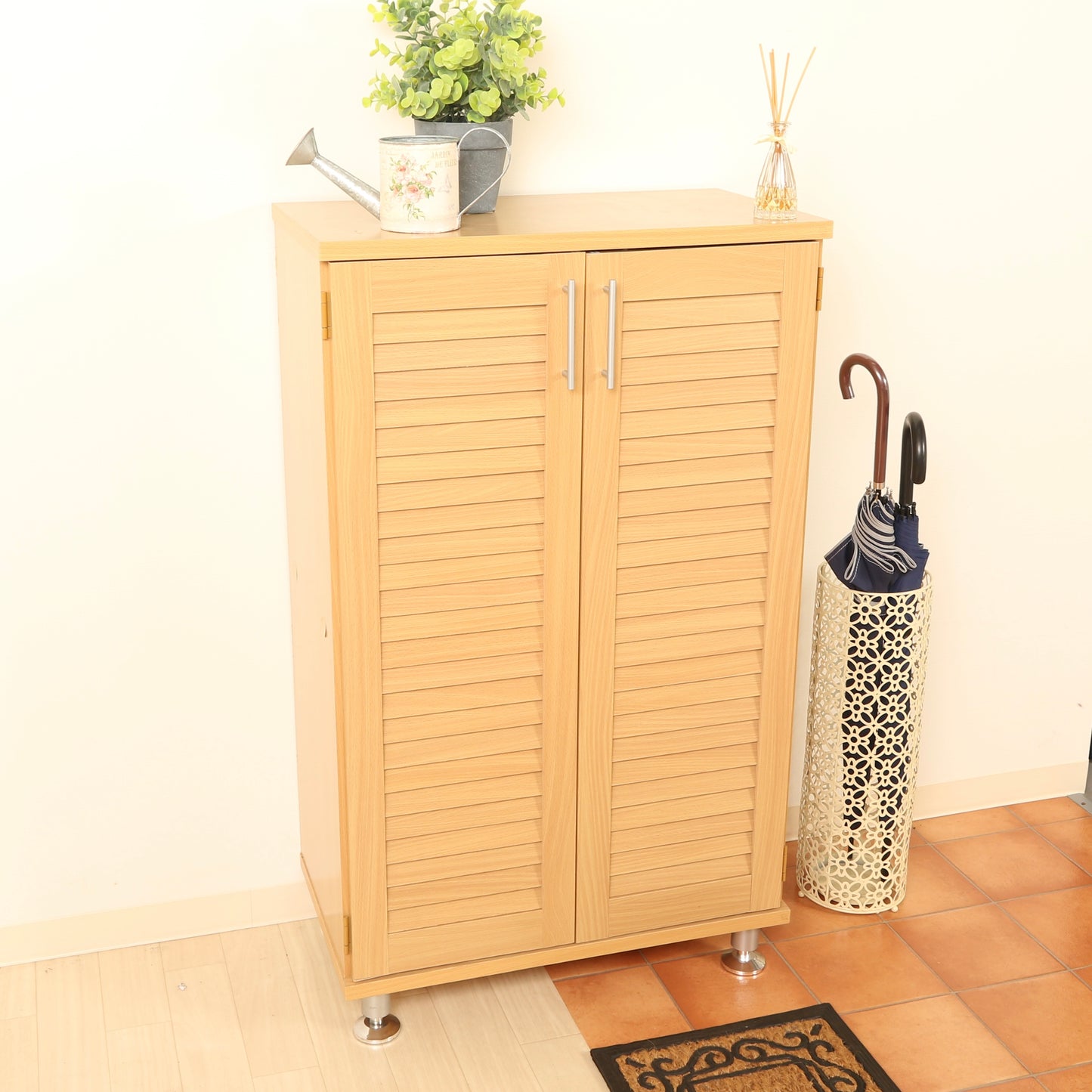 脚付きルーバーシューズボックス