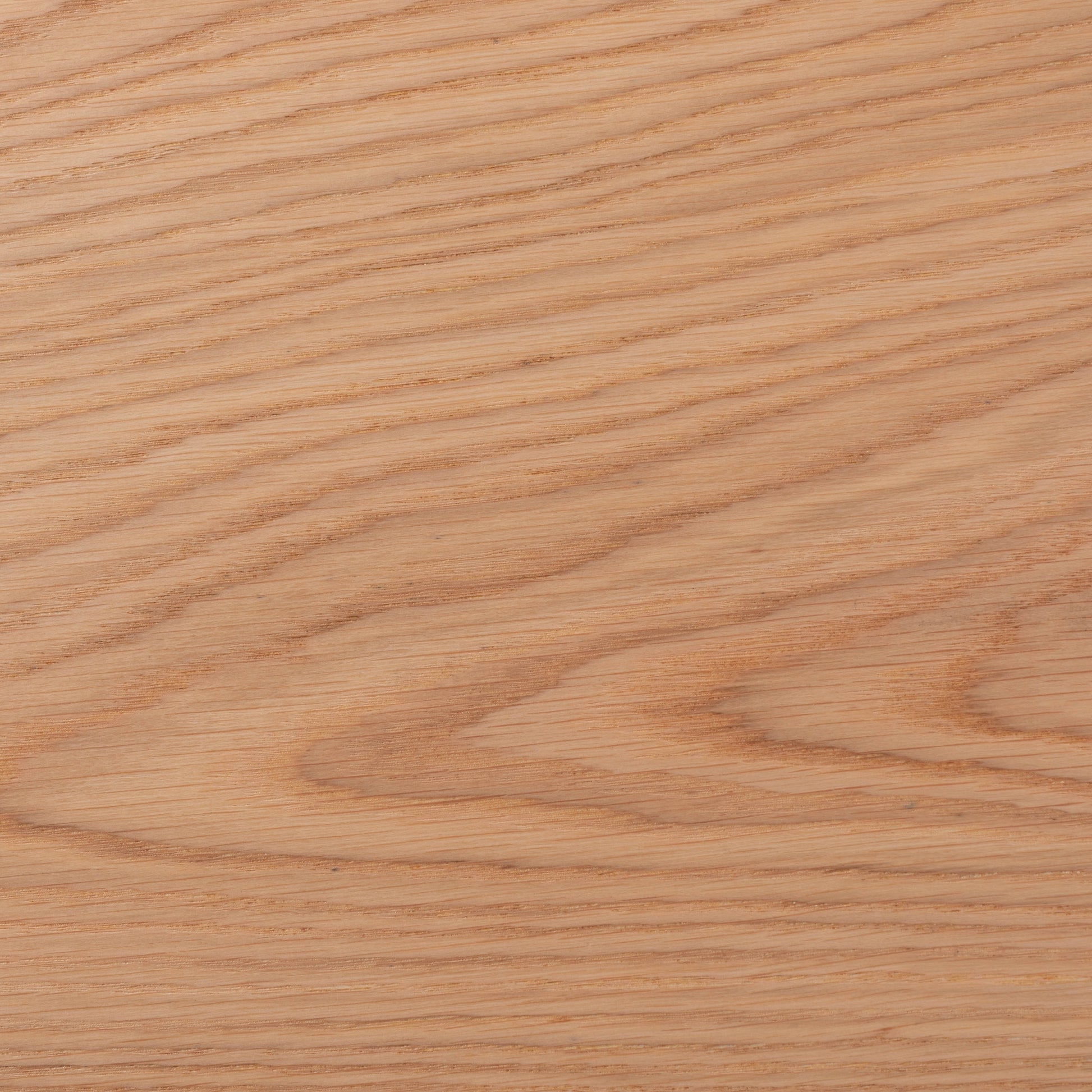 天然木の質感を生かした、シンプルな長方形のリビングテーブルの木目のアップ