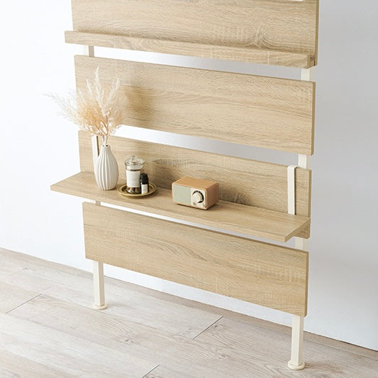 ナチュラルの突っ張りディスプレイラック