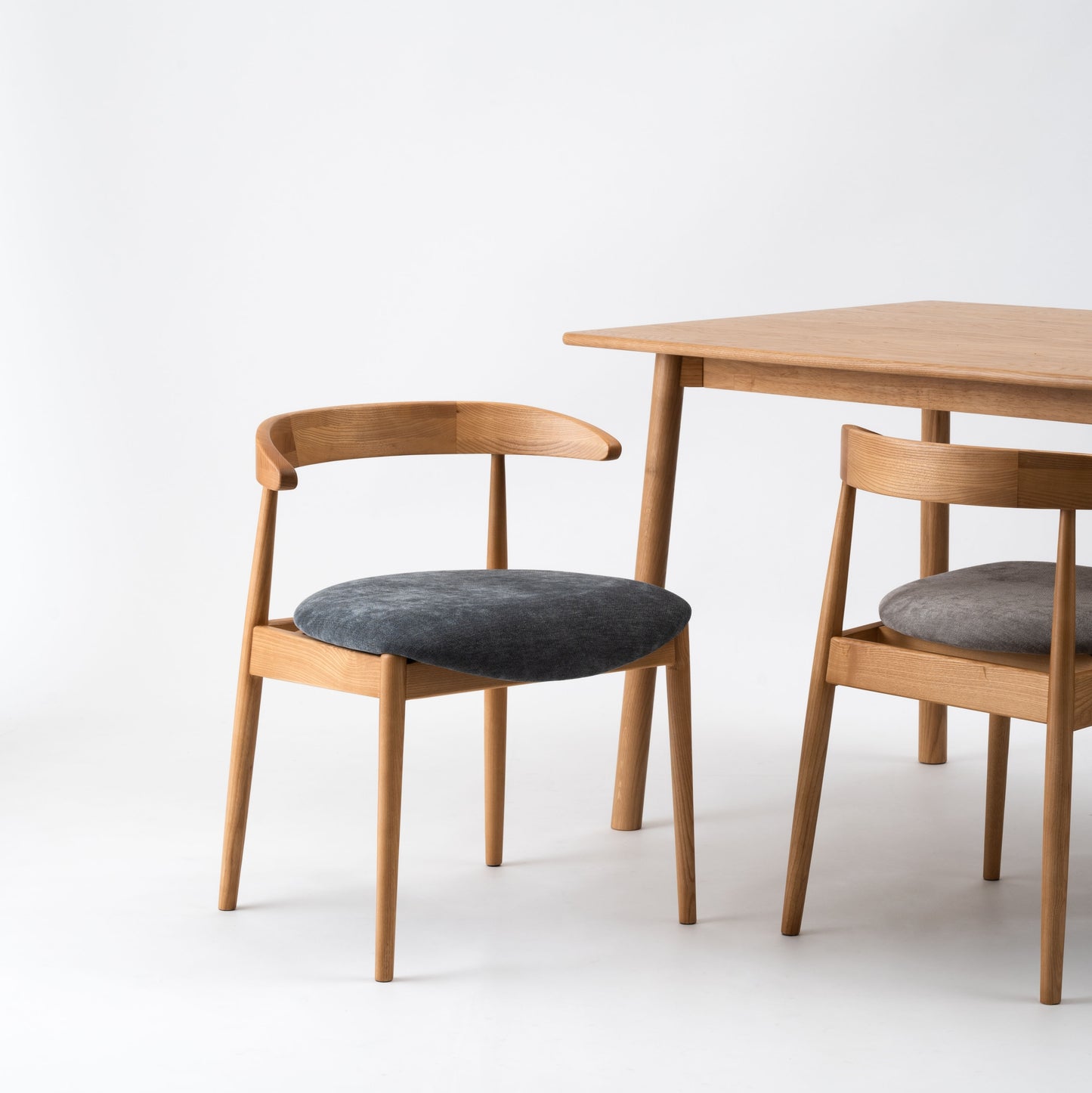 ヒソップダイニングテーブル