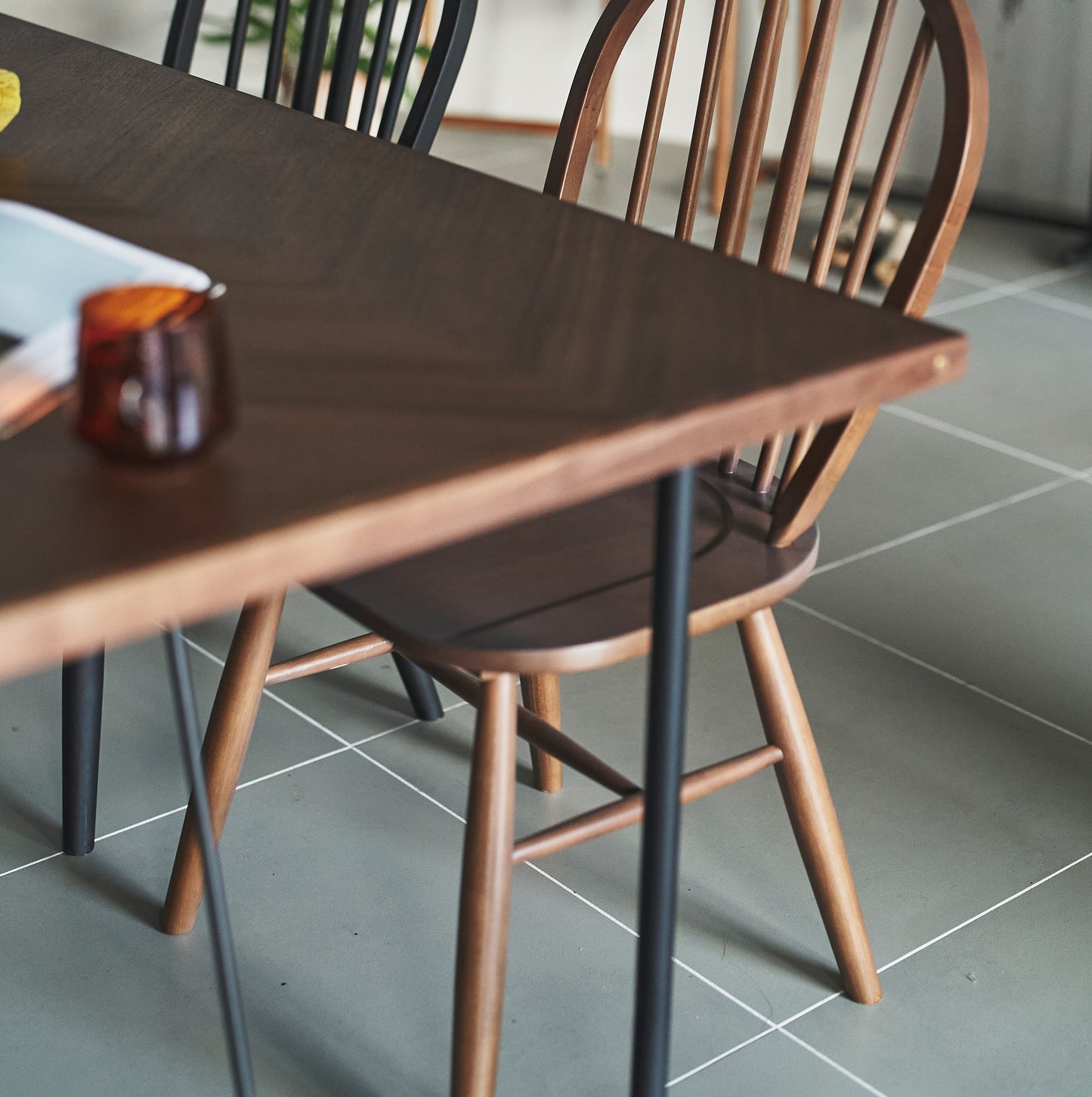 ヘリンボーンダイニングテーブル