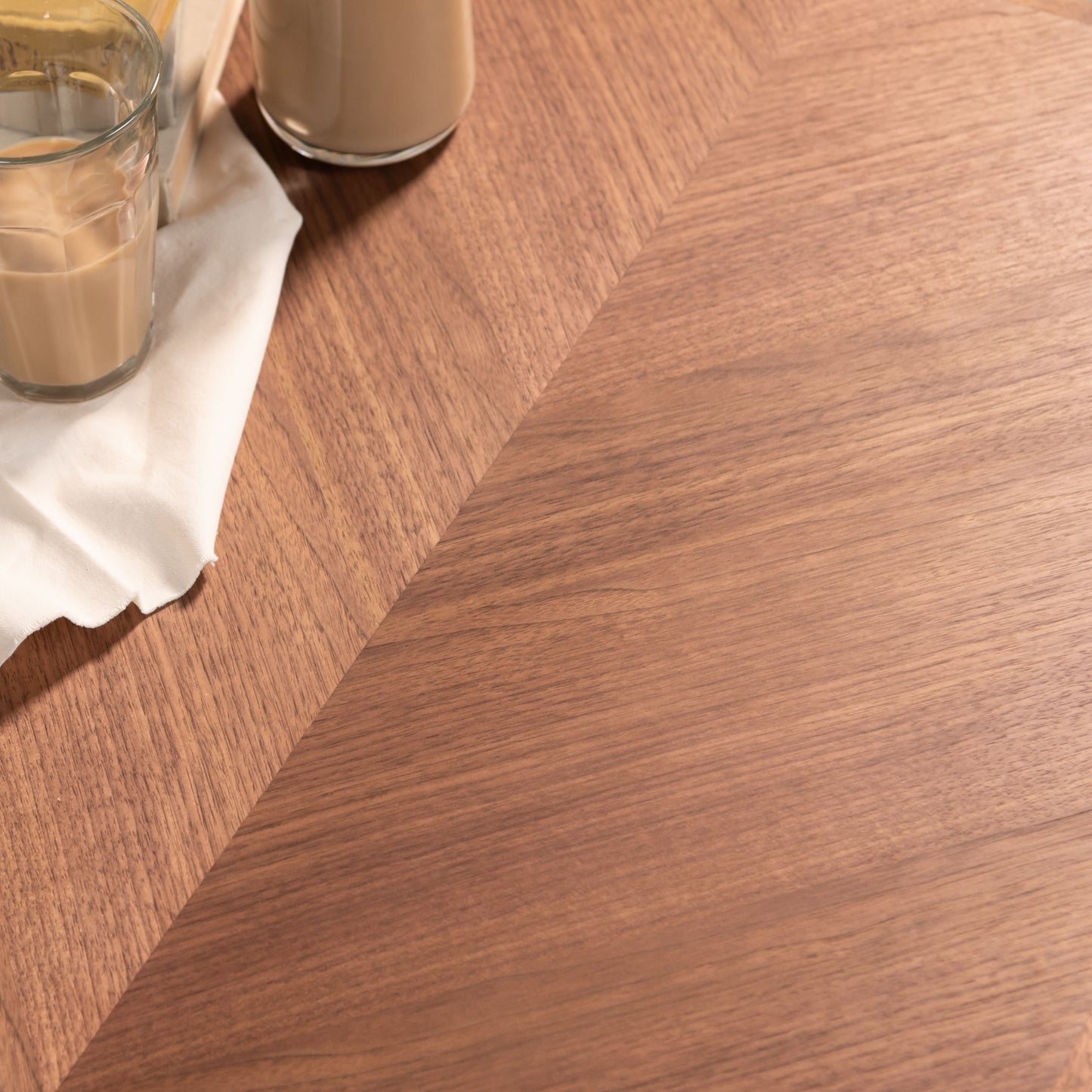 ヘリンボーンダイニングテーブル