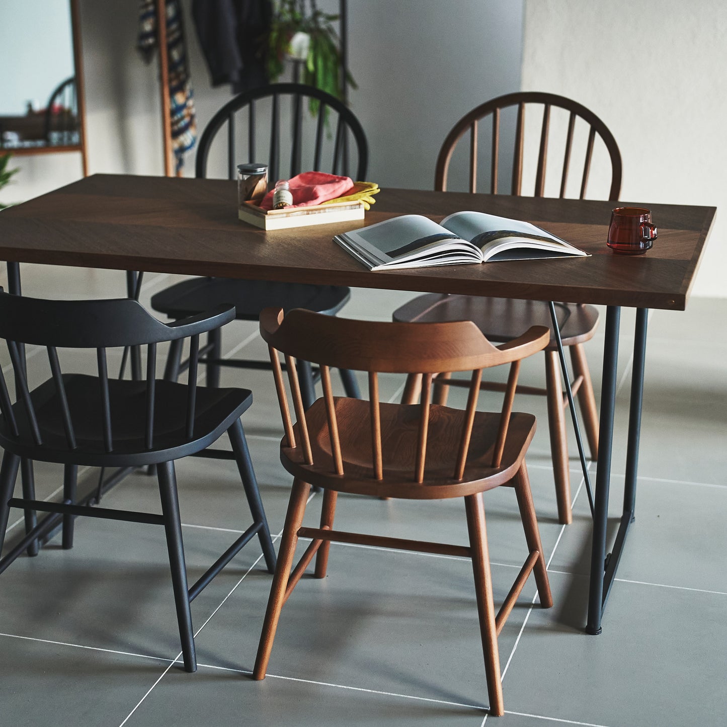 ヘリンボーンダイニングテーブル