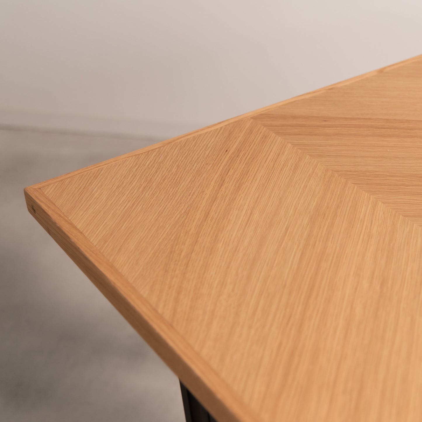 ヘリンボーンダイニングテーブル