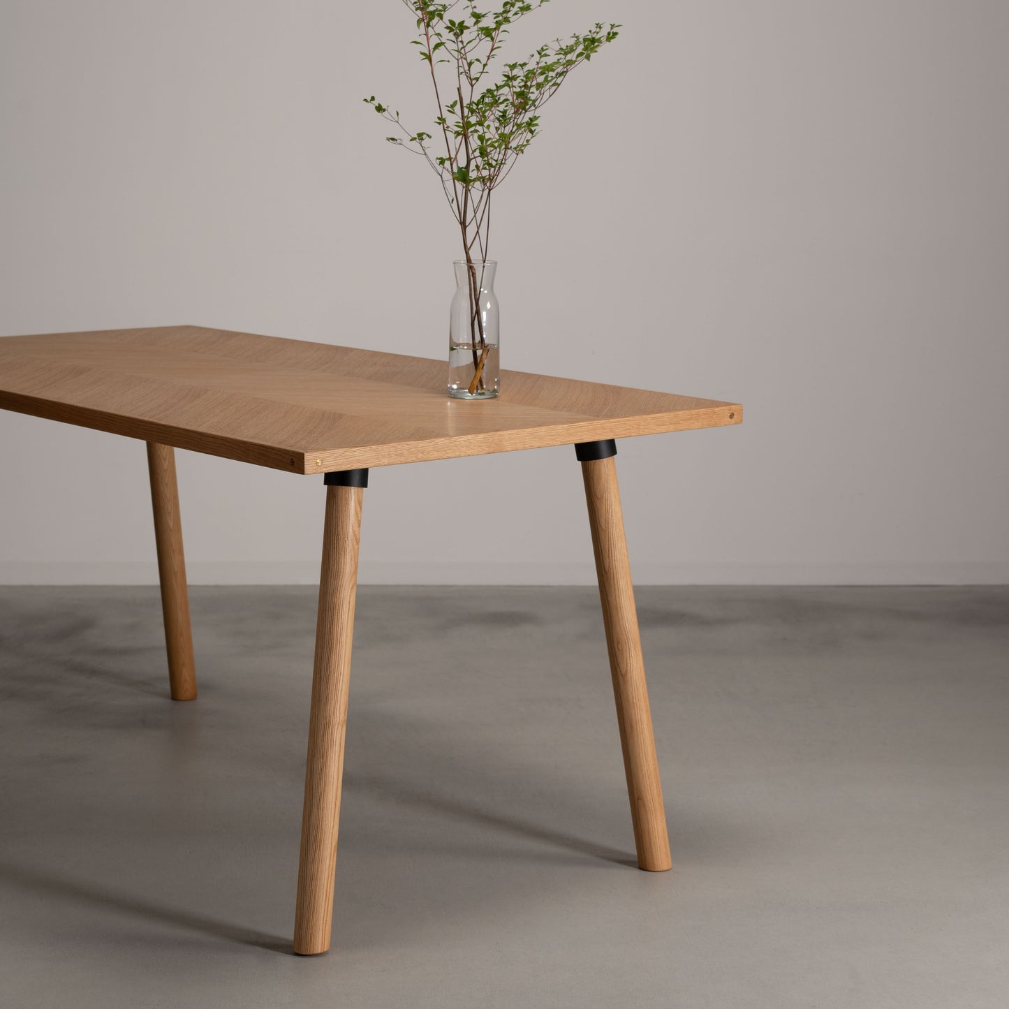 ヘリンボーンダイニングテーブル